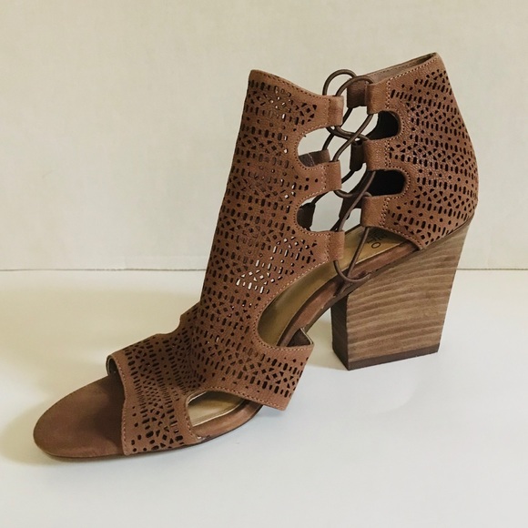vince camuto esten perforated leather sandal